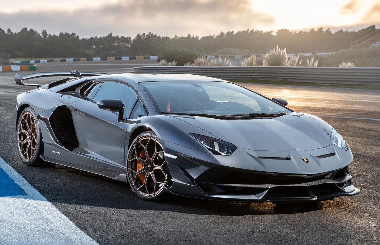 Купе Lamborghini Aventador SVJ