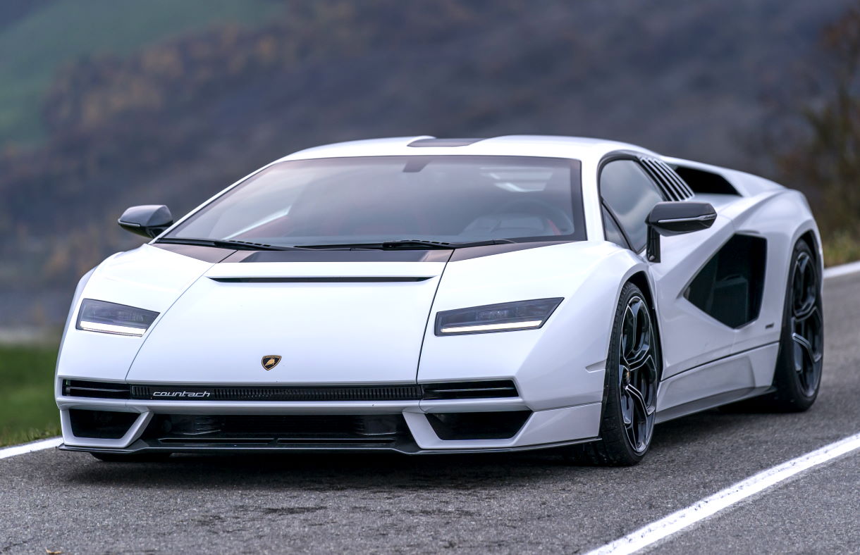 Купе Lamborghini Countach LPI 800-4