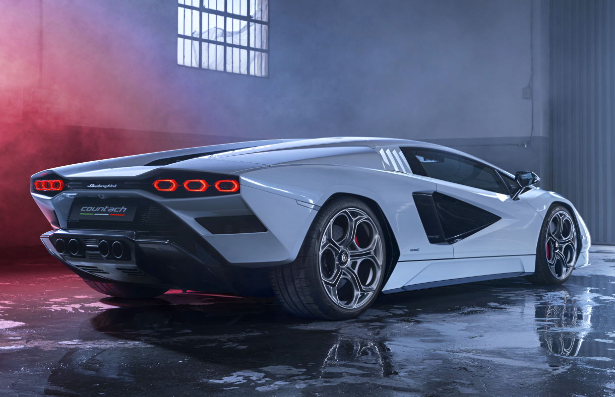 Купе Lamborghini Countach LPI 800-4