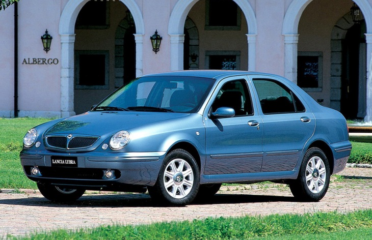 Седан Lancia Lybra, 1999–2005