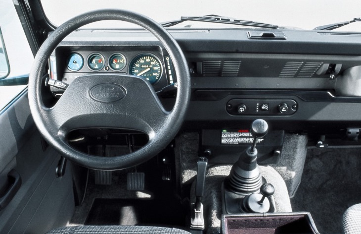 Внедорожник Land Rover Defender