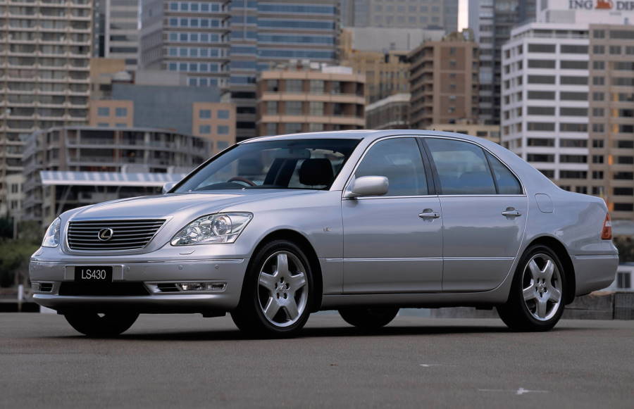 Седан Lexus LS 430 третьего поколения