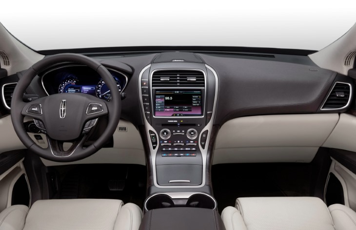 Интерьер кроссовера Lincoln MKX второго поколения