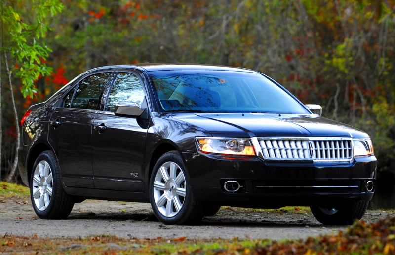 Седан Lincoln MKZ первого поколения