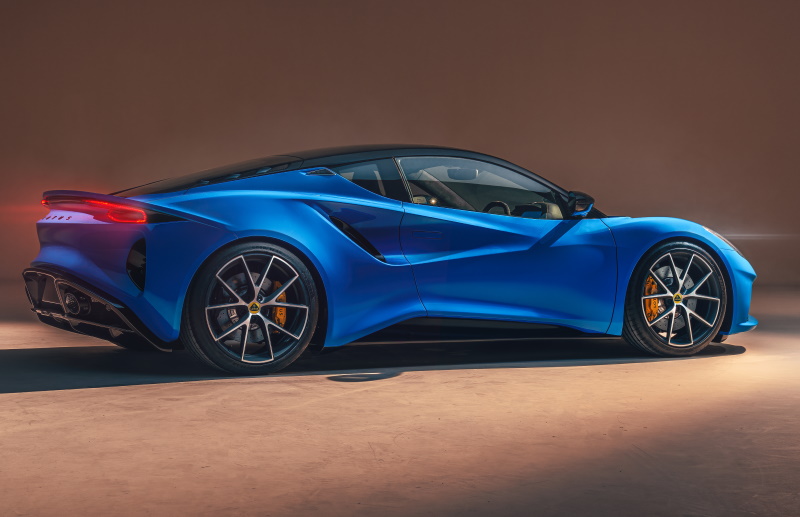 ���� Lotus Emira