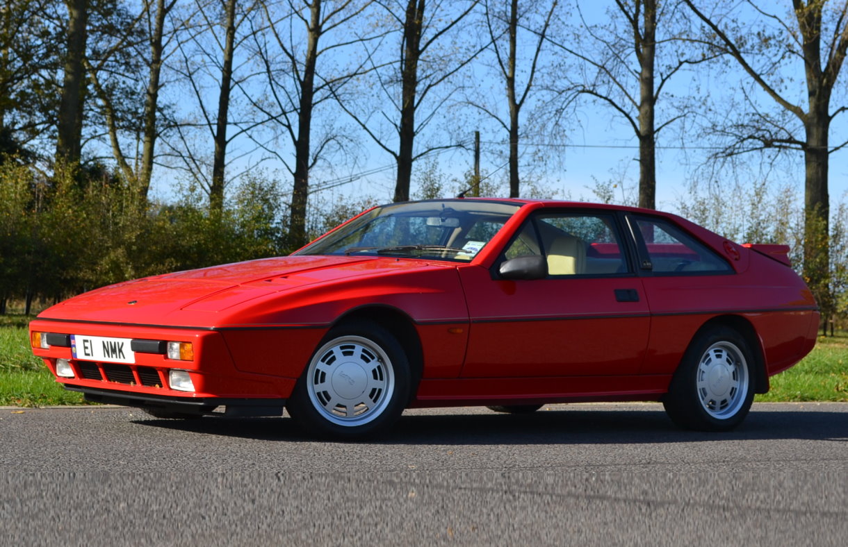 Купе Lotus Excel