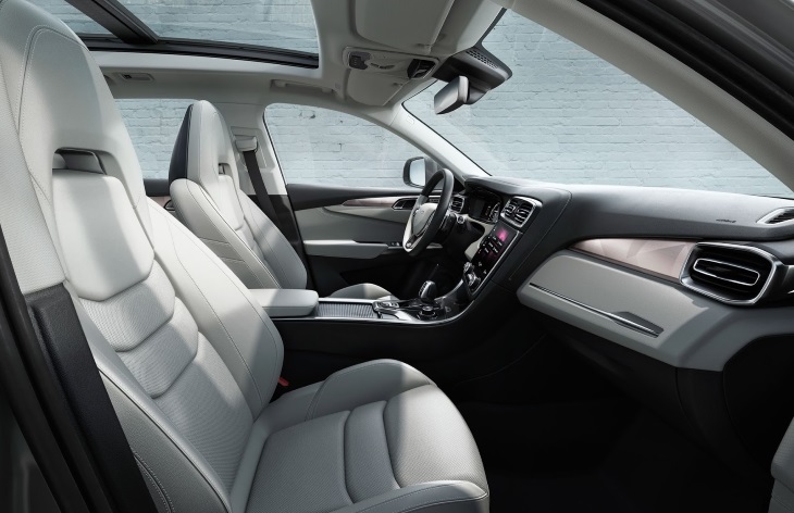 �������� ���������� Lynk&Co 01