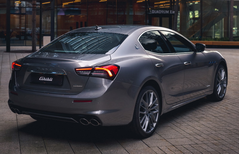 Седан Maserati Ghibli