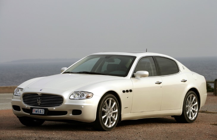 Седан Maserati Quattroporte пятого поколения, 2003–2012