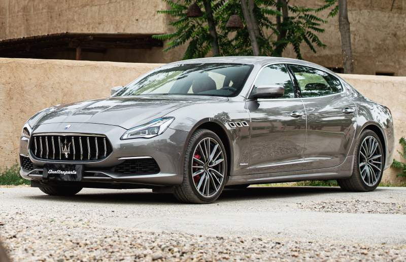 Седан Maserati Quattroporte