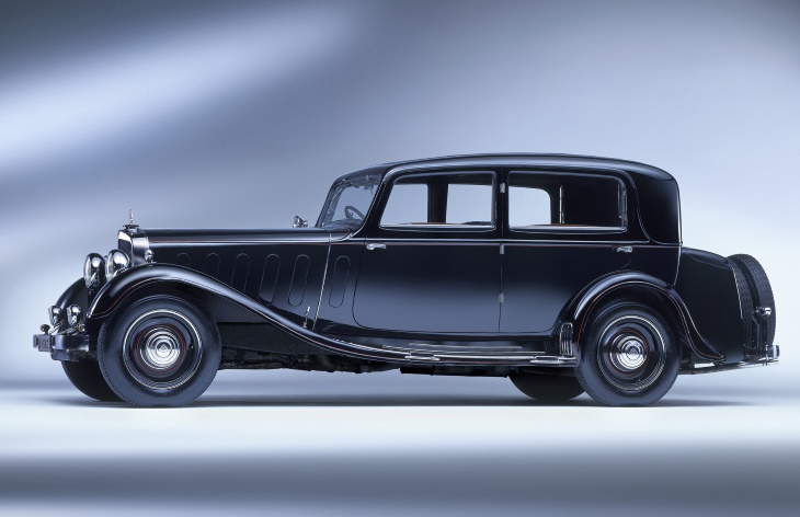 Седан Maybach DS7 Zeppelin
