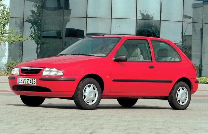 ������� Mazda 121, 1996�1999