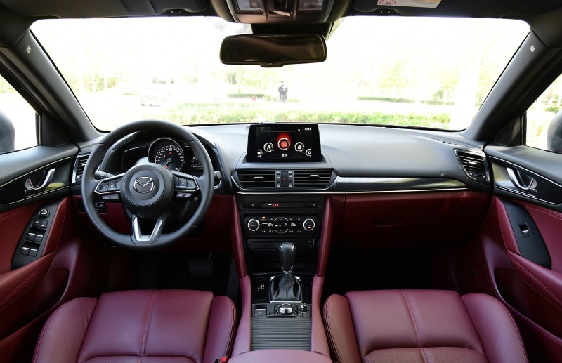 �������� ���������� Mazda CX-4