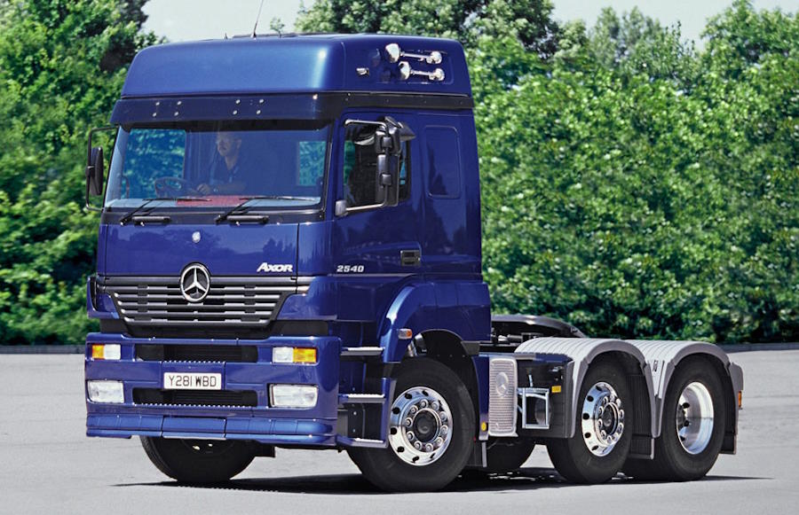 Тягач Mercedes-Benz Axor