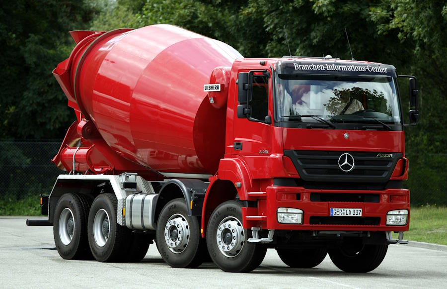 Грузовик Mercedes-Benz Axor после рестайлинга