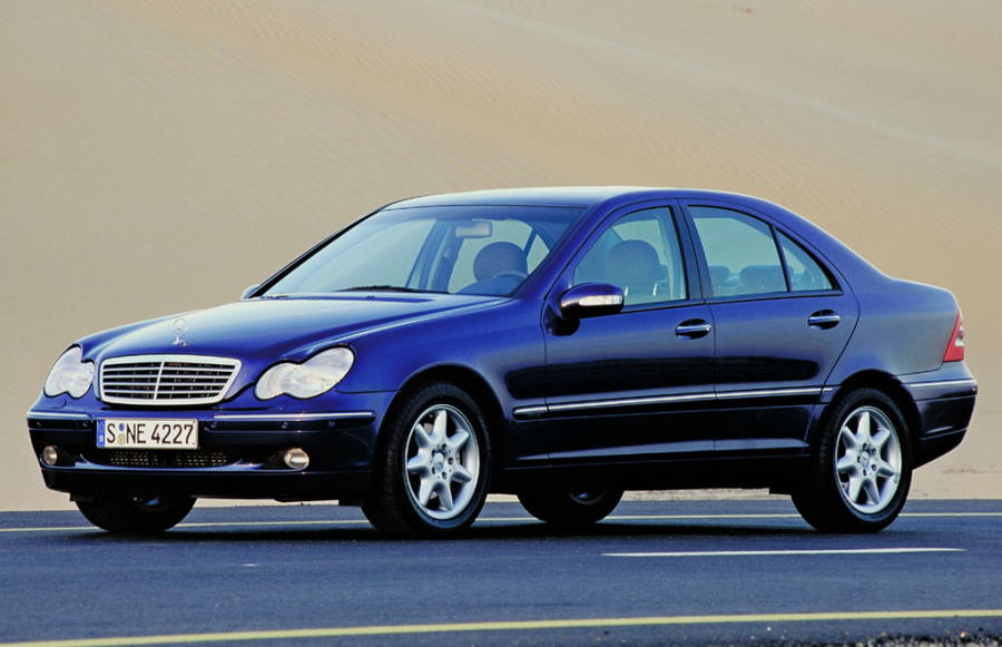 Седан Mercedes-Benz C-класса второго поколения (W203)