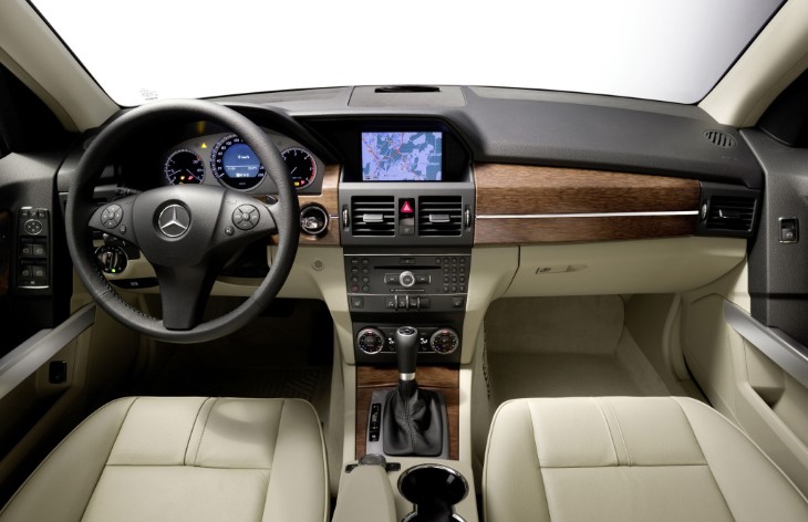 Интерьер кроссовера Mercedes-Benz GLK