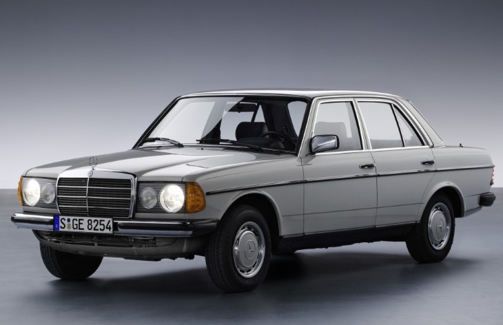 Седан Mercedes-Benz W123