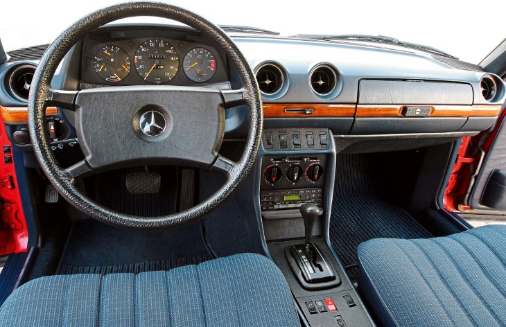 Интерьер купе Mercedes-Benz W123