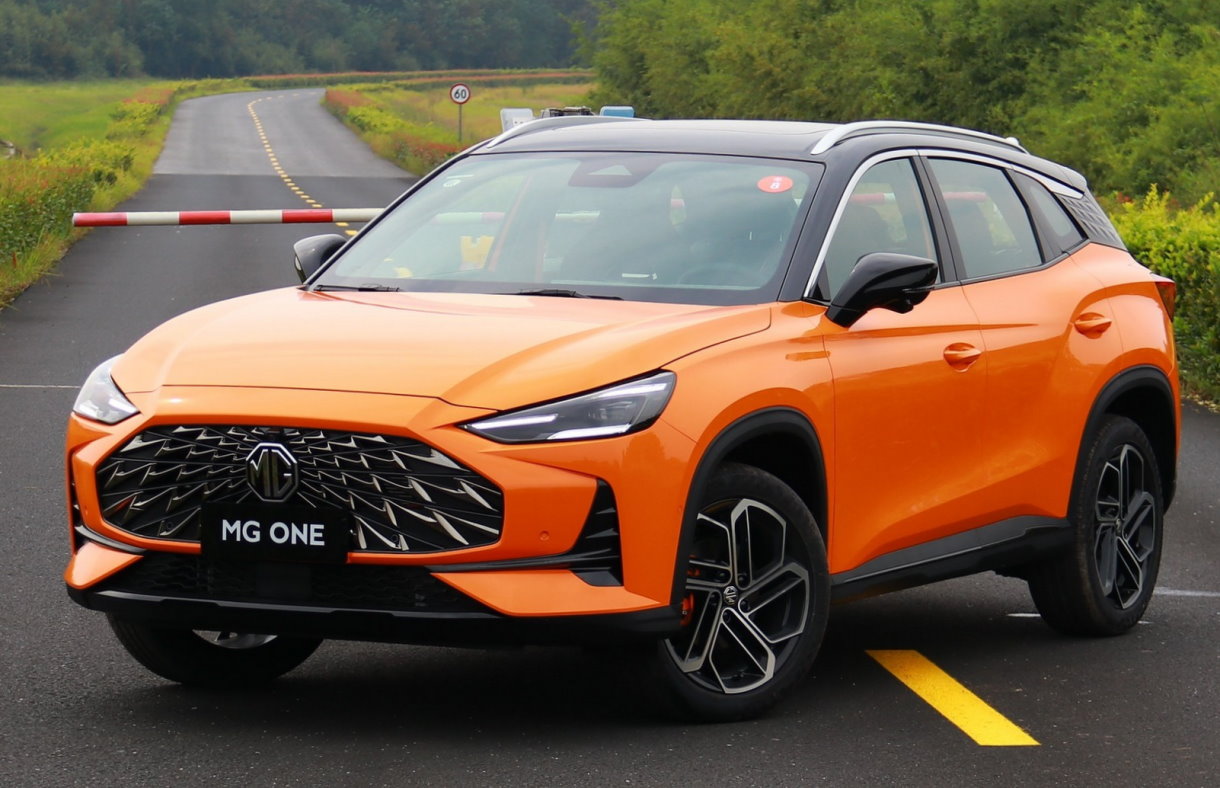 Кроссовер MG One