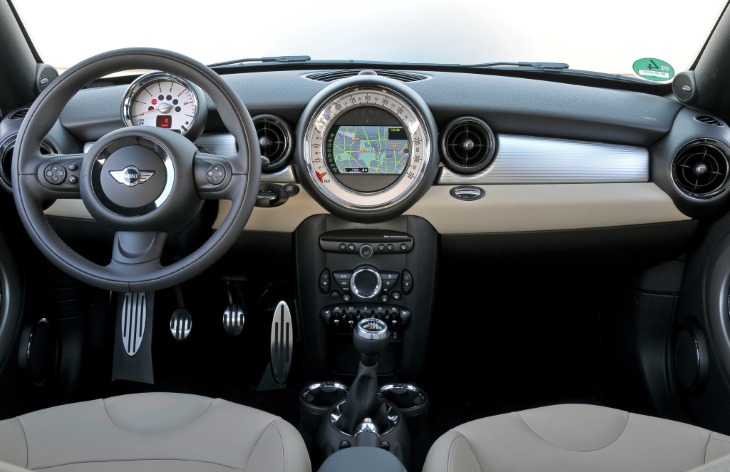 Интерьер хэтчбека Mini Coupe, 2011-2015