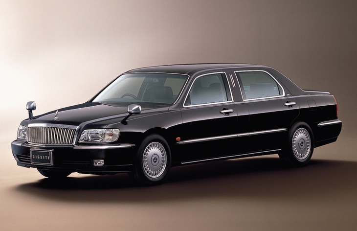 Седан Mitsubishi Dignity первого поколения, 2000–2001