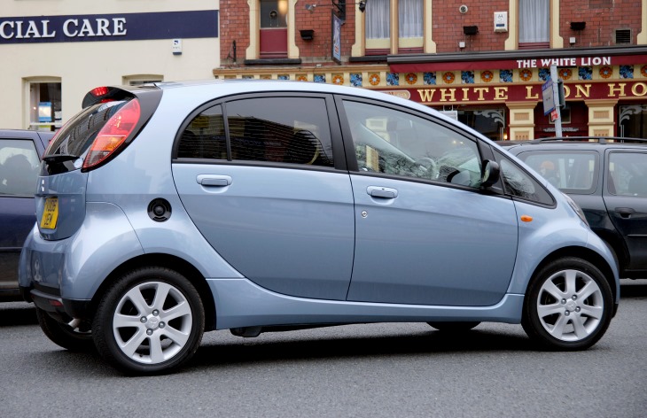 Хэтчбек Mitsubishi i, 2006–2013
