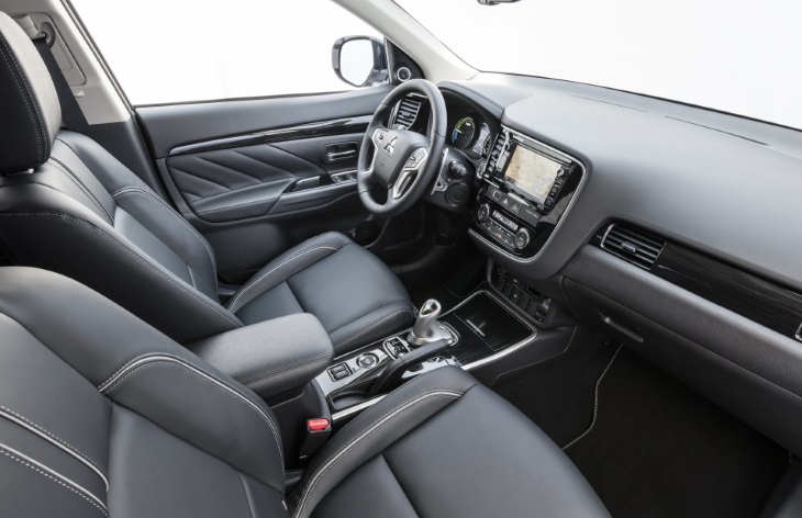 �������� ���������� Mitsubishi Outlander PHEV