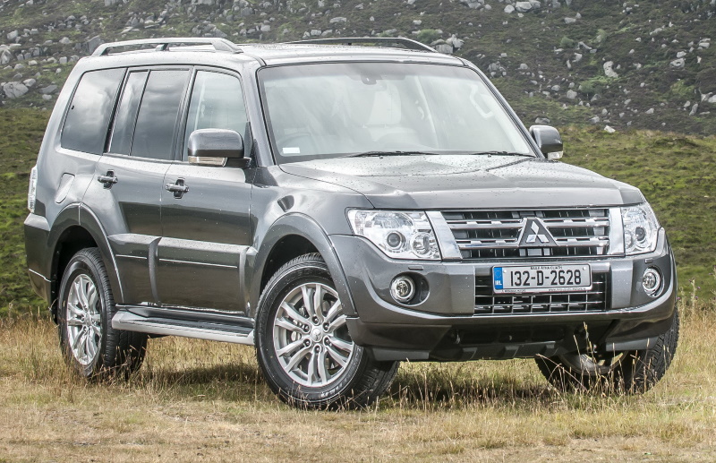 Внедорожник Mitsubishi Pajero четвёртого поколения после рестайлинга 2011 года