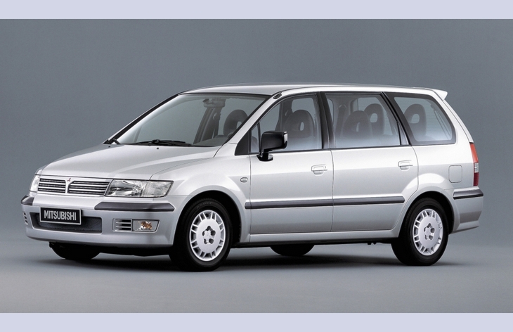 Минивэн Mitsubishi Space Wagon третьего поколения, 1997–2003