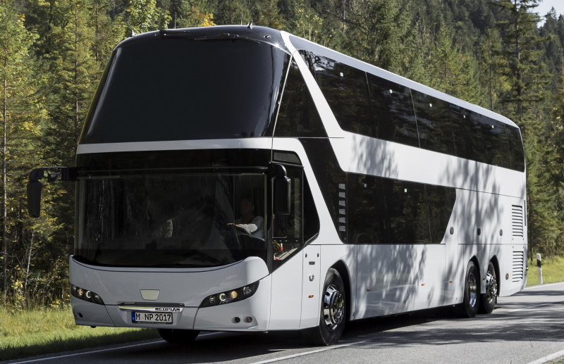 Автобус Neoplan Skyliner