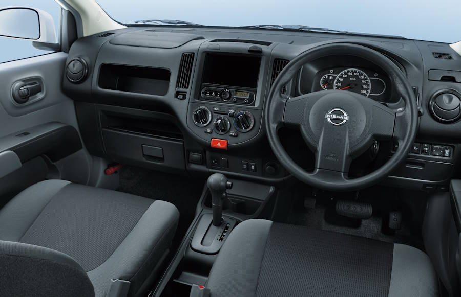 ����� ���������� Nissan AD