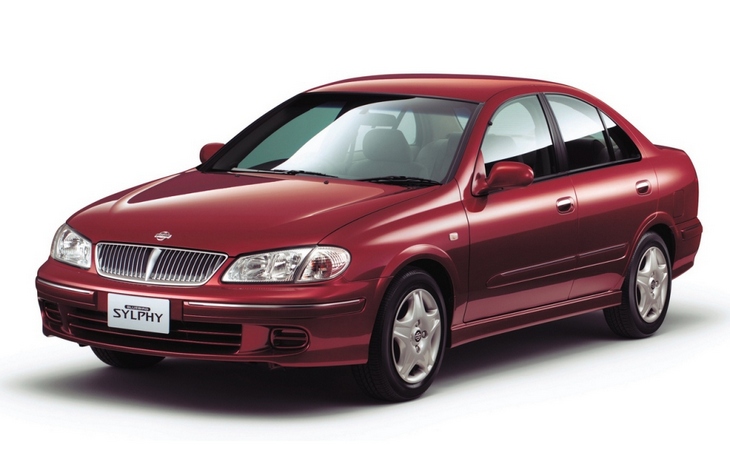 Седан Nissan Bluebird Sylphy первого поколения, 2000–2003