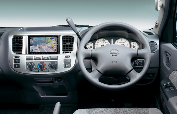 �������� ������������� Nissan Caravan, 2005