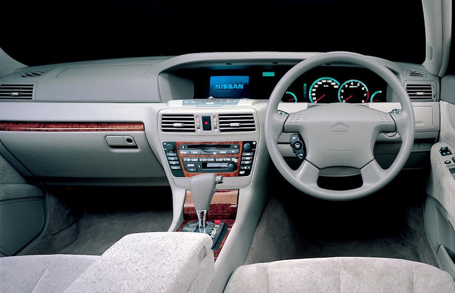 Салон седана Nissan Cedric (Y34)