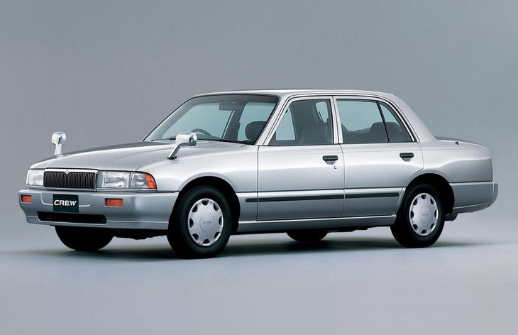 Седан Nissan Crew, 1993–2009