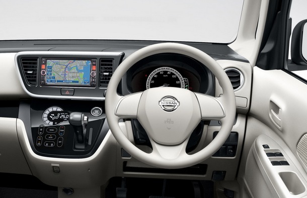 �������� �������� Nissan Dayz Roox