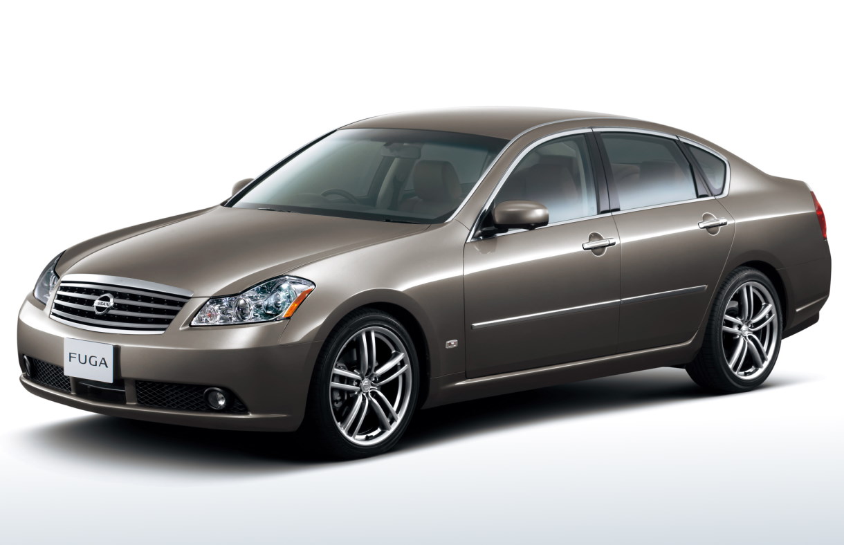 Седан Nissan Fuga первого поколения