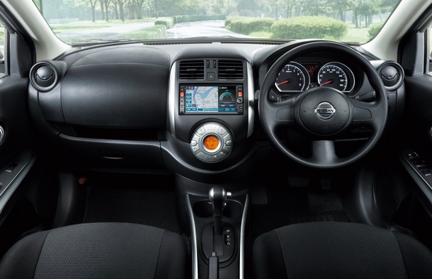 �������� ������ Nissan Latio