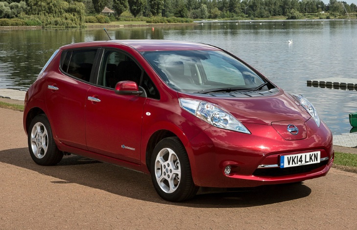 Хэтчбек Nissan Leaf