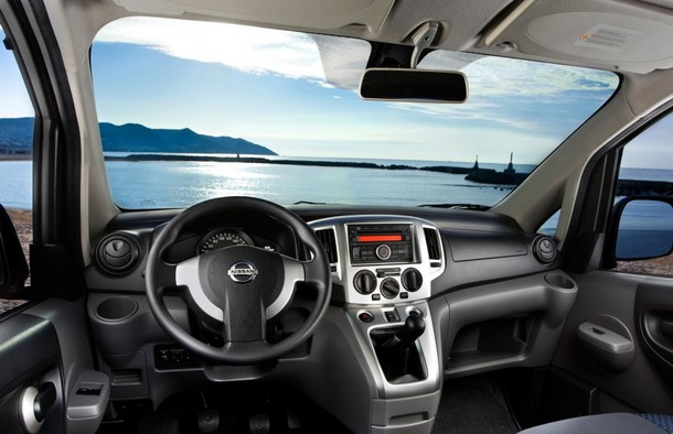 �������� ���������� Nissan NV200