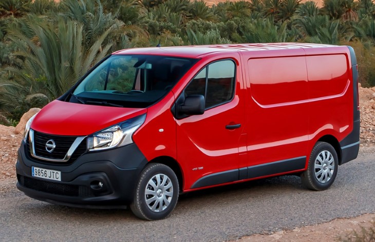 ������ Nissan NV300