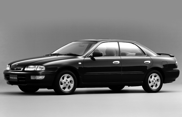Седан Nissan Presea второго поколения