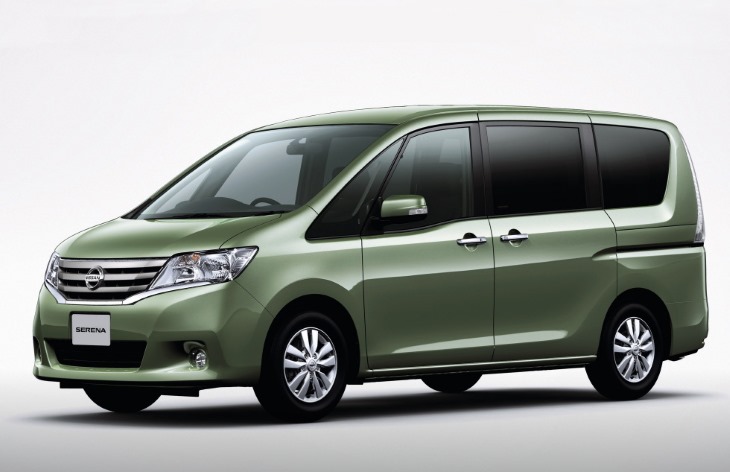 Минивэн Nissan Serena четвертого поколения