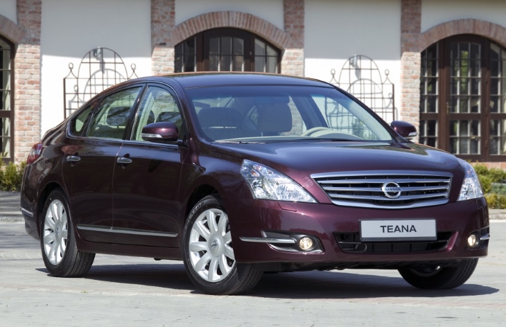 Седан Nissan Teana второго поколения, 2008–2014