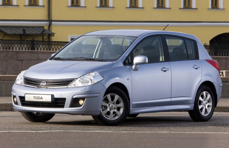 Хэтчбек Nissan Tiida первого поколения, 2007–2014