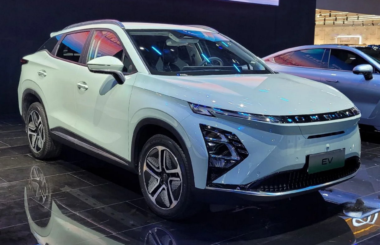 Кроссовер Omoda E5