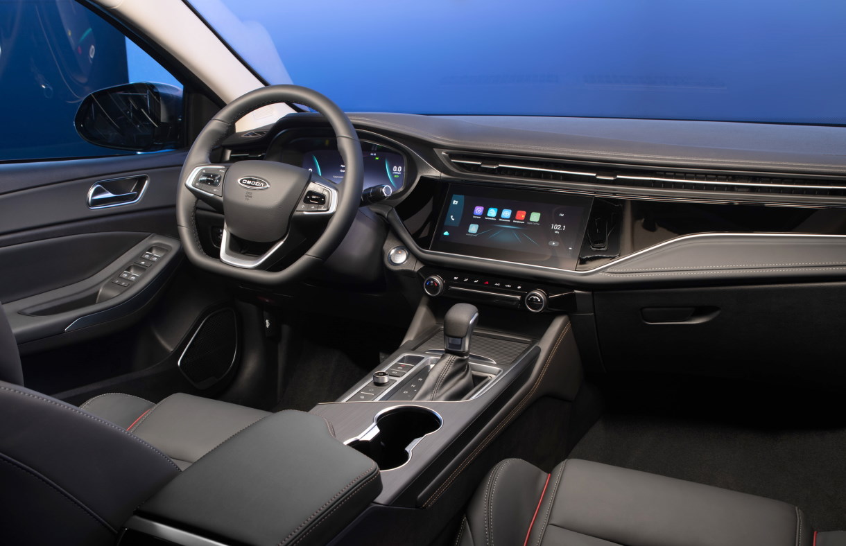 ����� ������ Omoda S5