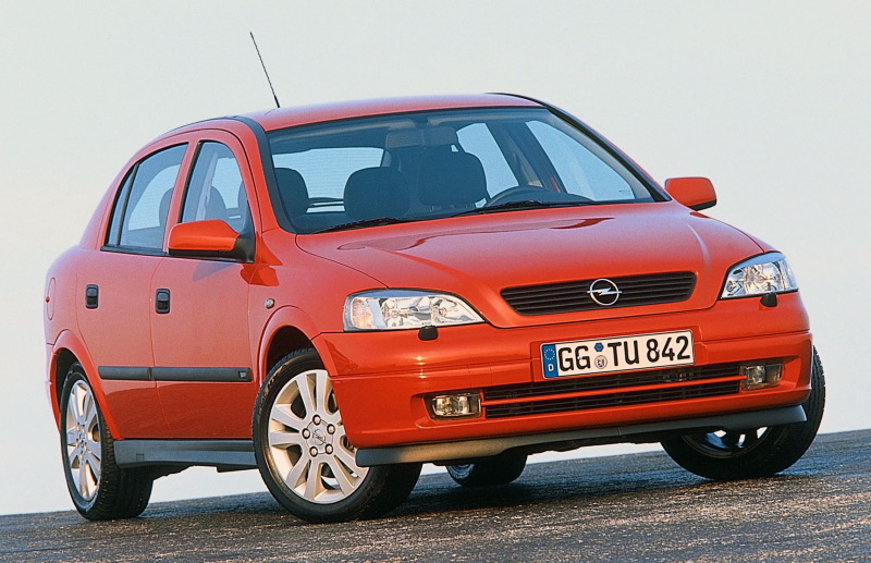 Хэтчбек Opel Astra второго поколения