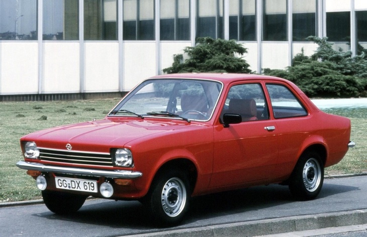 Седан Opel Kadett (C), 1973–1977